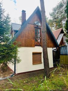 Domek Żagiel — zdjęcie obiektu i otoczenia